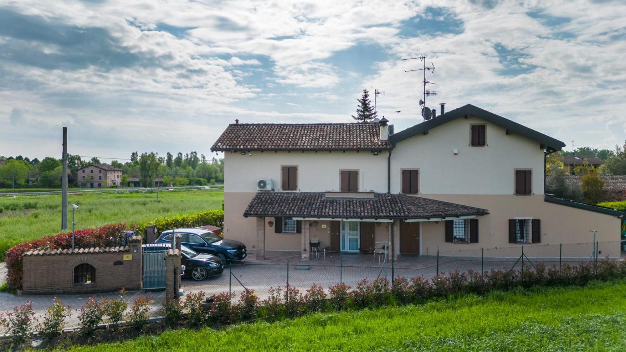 Due Maesta Home Reggio d'Emilie Extérieur photo